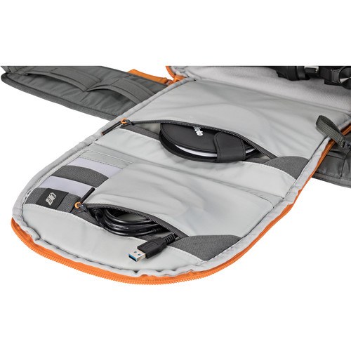 lowepro-whistler-450-aw-ii-fotorucksack-innentasche