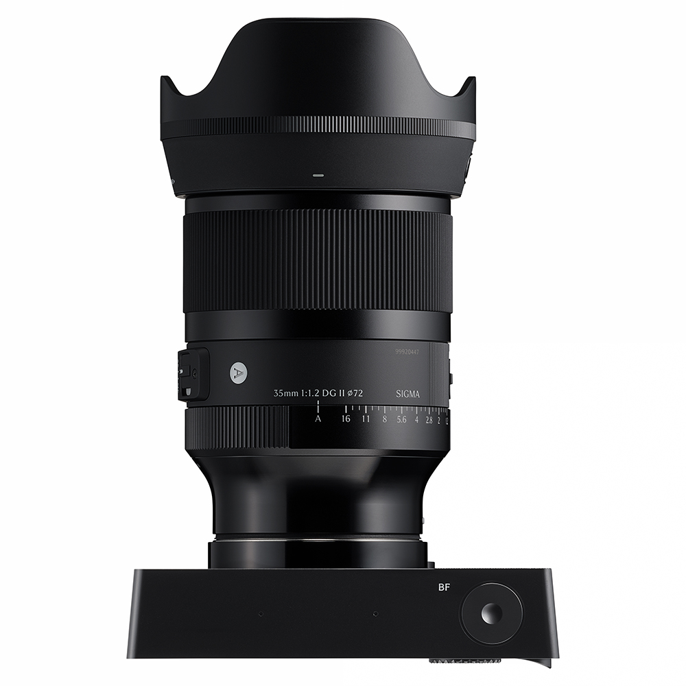 Sigma 35mm f1.2-ii oben mit Kamera