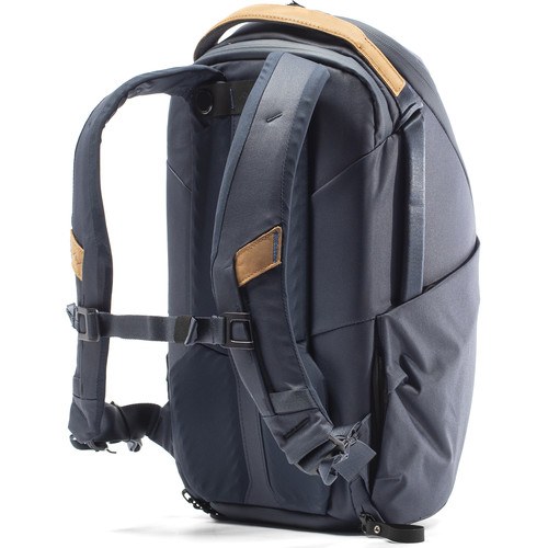 peak-design-everyday-rucksack-zip-v2-15l-midnight-hinteransicht