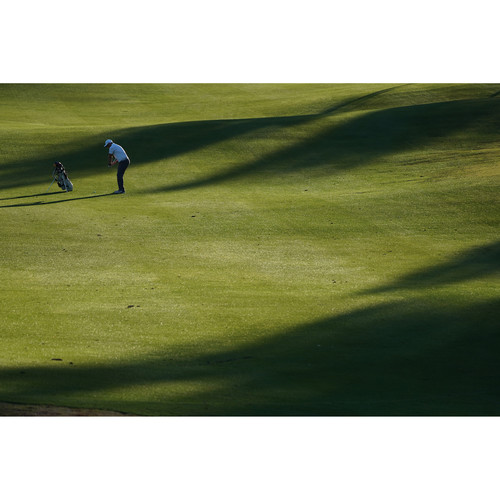 sony-fe-100-400mm-f4-5-5-6-gm-oss-golf