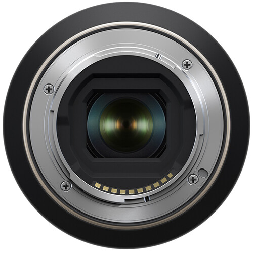 Tamron 18-300mm f3.5-6.3 Di III-A VC VXD für Nikon Z (APS-C) Fokus auf Anschluss
