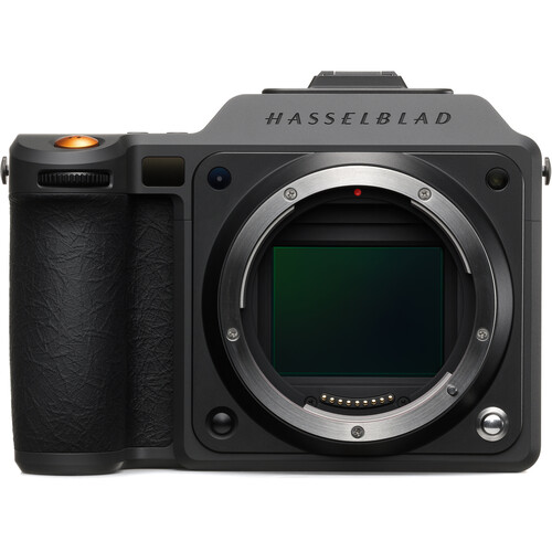Die 100-Megapixel-Mittelformatkamera Hasselblad X2D II 100C in ihrer ikonischen Form, bereit für Porträt- und Landschaftsaufnahmen