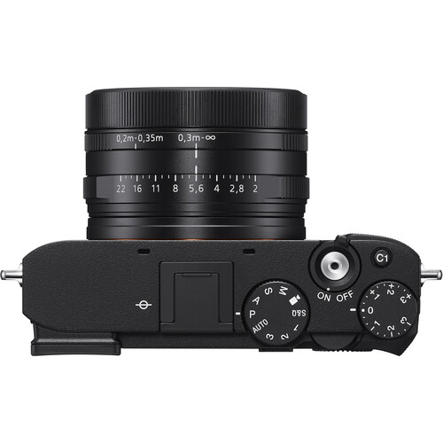 Sony RX1R III – Bedienelemente und flache Oberplatte für intuitive Steuerung