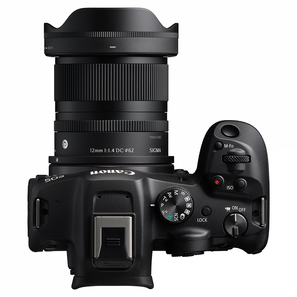 E-M-sigma-12mm-f1.4 mit Canon Kamera Ansicht oben