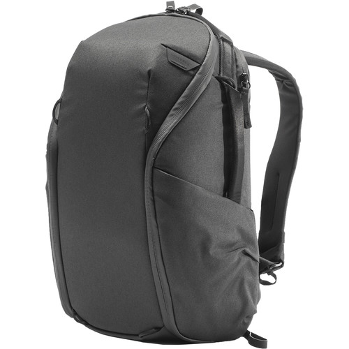 peak-design-everyday-rucksack-zip-v2-15l-schwarz-schraegansicht