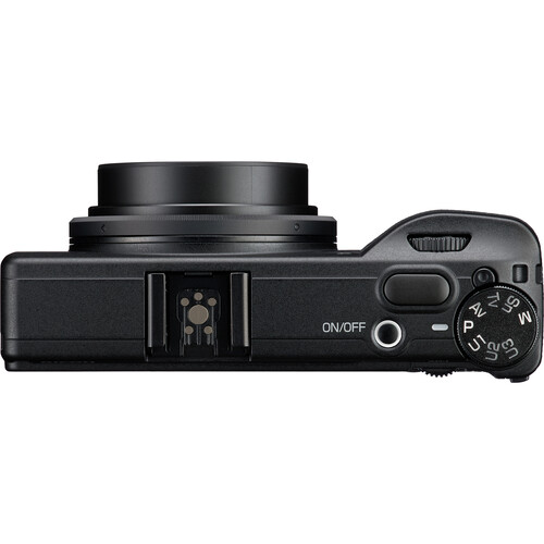 Draufsicht der Ricoh GR IV Monochrome mit Moduswahlrad und On-Off-Taste