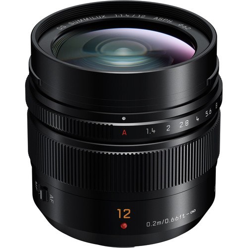 Panasonic Leica DG Summilux 12mm f/1.4 ASPH. Objektiv panasonic-leica-dg-summilux-12mm-f1-4-asph-objektiv-schraeg