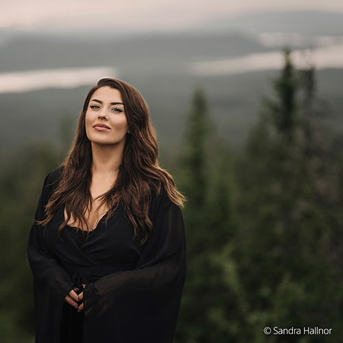 Sandra-Hallnor-2uIWCkD8LvUZMI