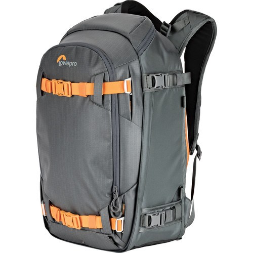lowepro-whistler-350-aw-ii-fotorucksack-schraegansicht