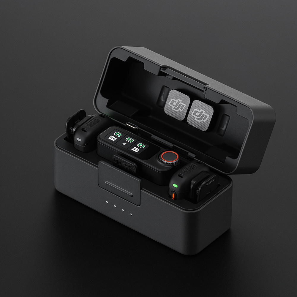 DJI Mic 3 2 sender 1 empfner 1 ladeschale schwarzer Hintergund