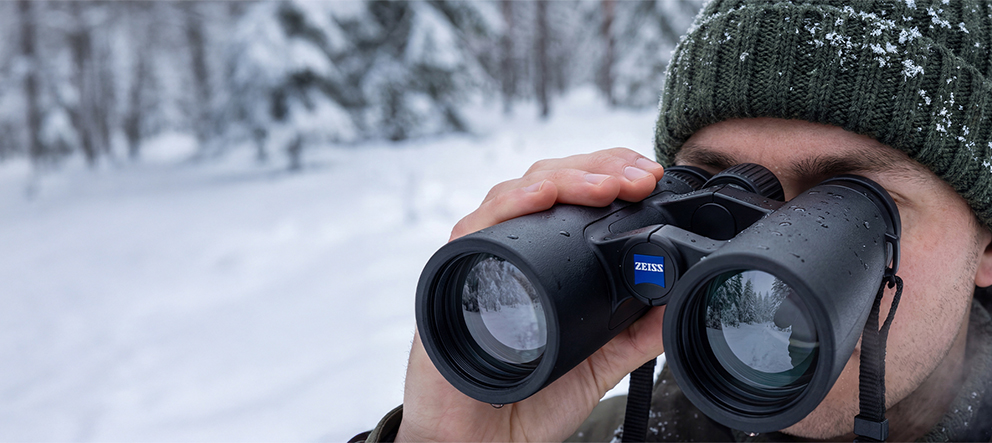 Auswahl verschiedener Profi-Ferngläser bei Foto Kücher.