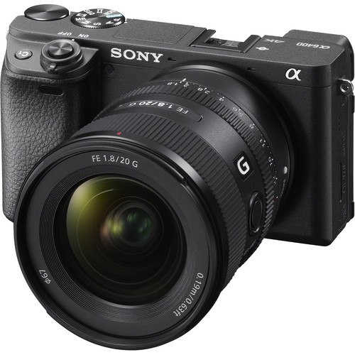 sony-fe-20mm-f-1-8-g-objektiv-mit-kamera