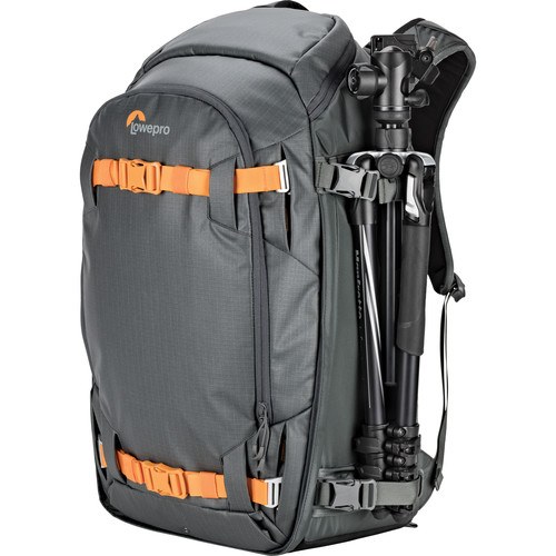 lowepro-whistler-450-aw-ii-fotorucksack-schraegansicht