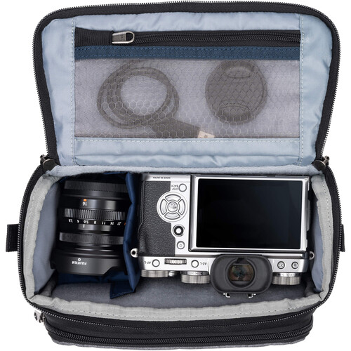 Think Tank Photo Mirrorless Mover 20 cool grey Ansicht oben geöffnet mit Inhalt
