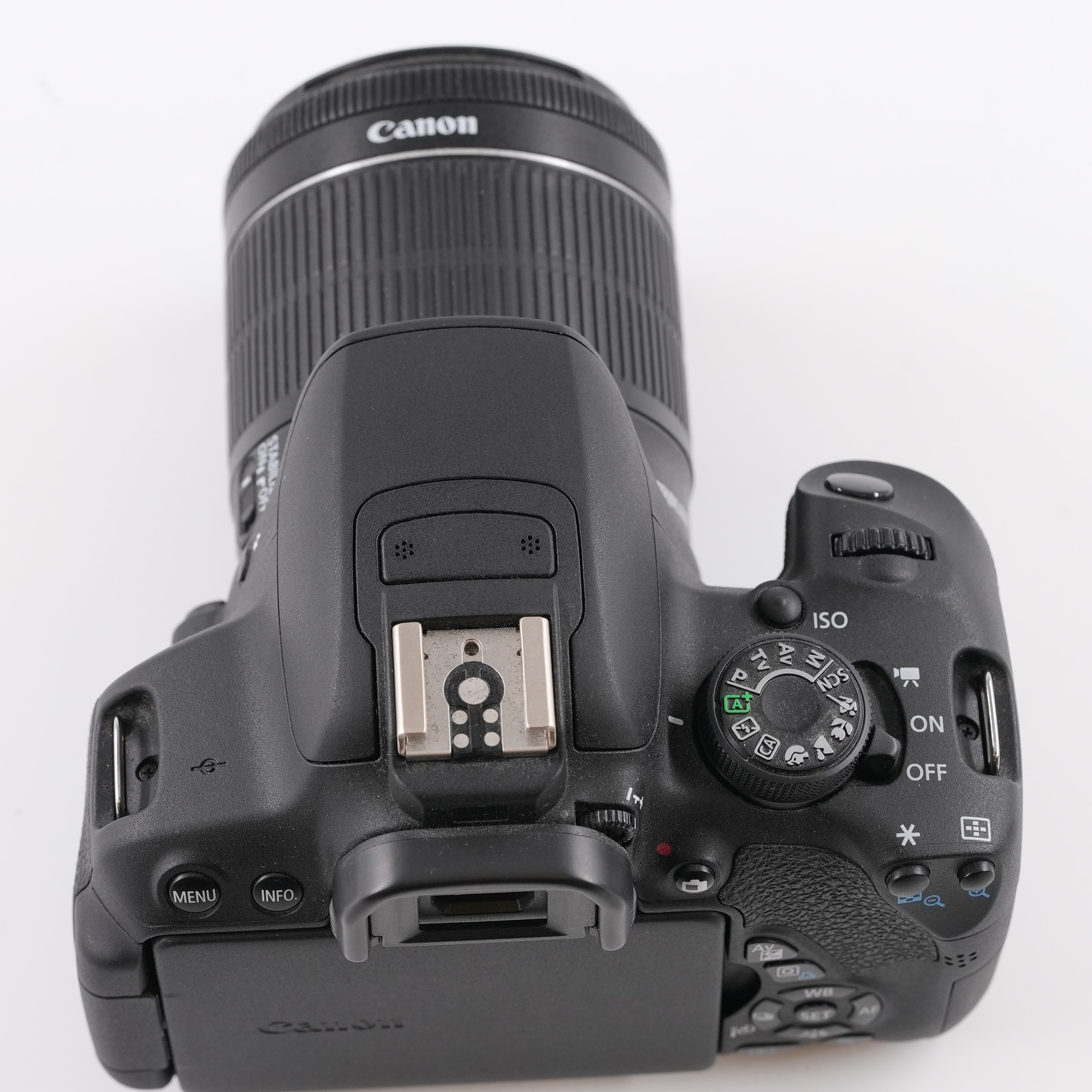 Canon EOS 700D + EFS 18-55 IS / GEBRAUCHT