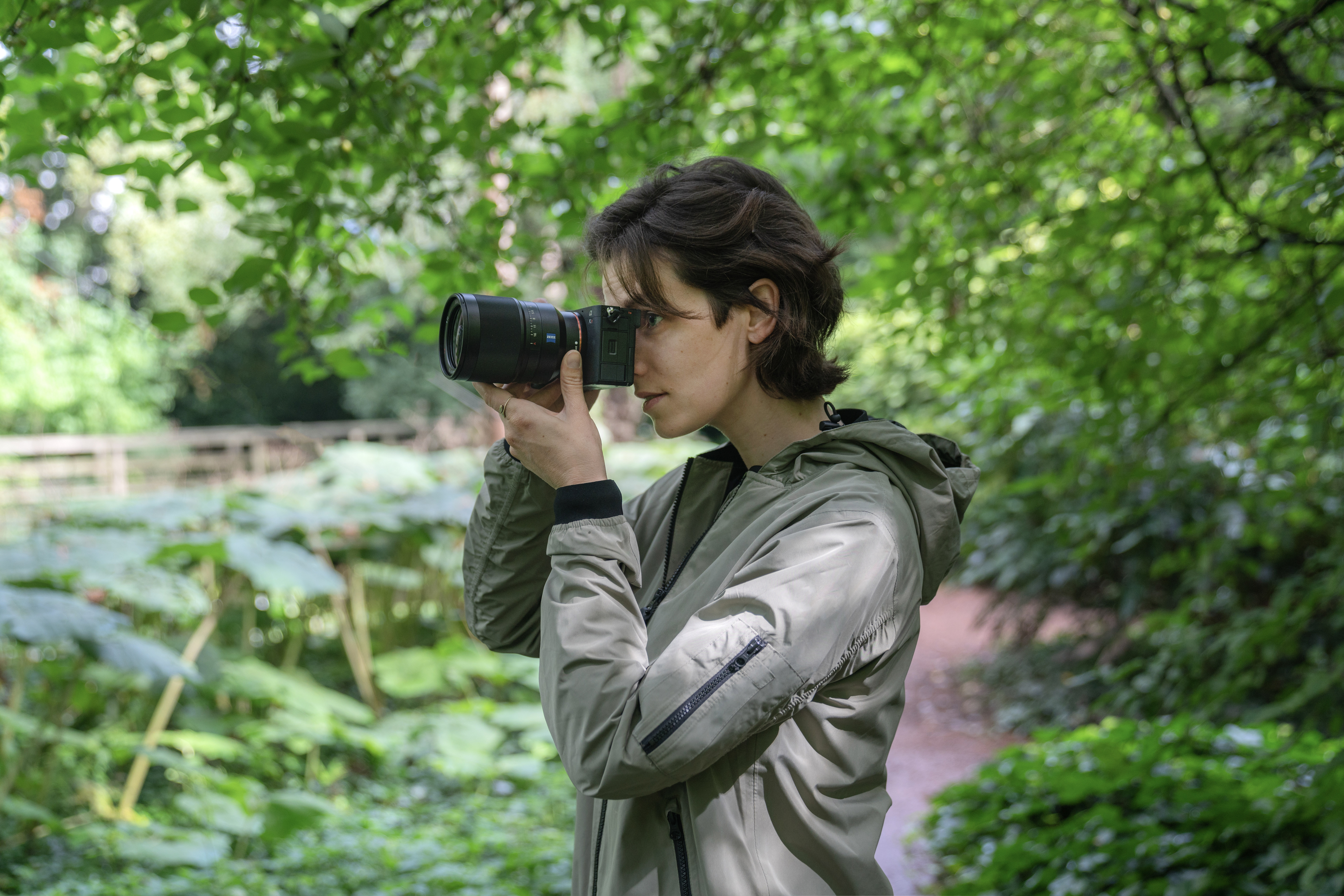 7-ILCE-7CR-Black-Situation-Image-Laura-Zalenga-2-NOT-MANDATORY