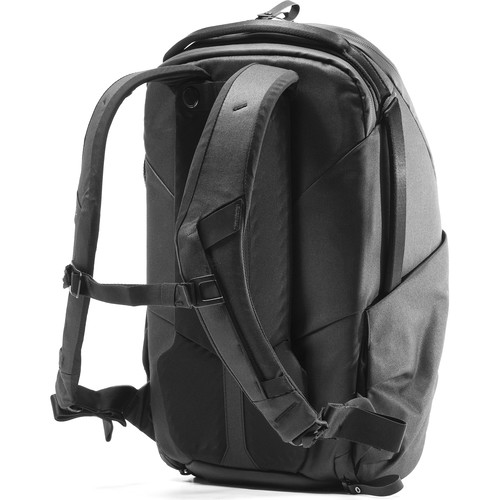 peak-design-everyday-rucksack-zip-v2-20l-schwarz-hinteransicht