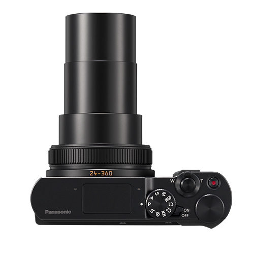 Panasonic Lumix DC-TZ300 Schwarz mit vollständig ausgefahrenem 15x LEICA Zoom.