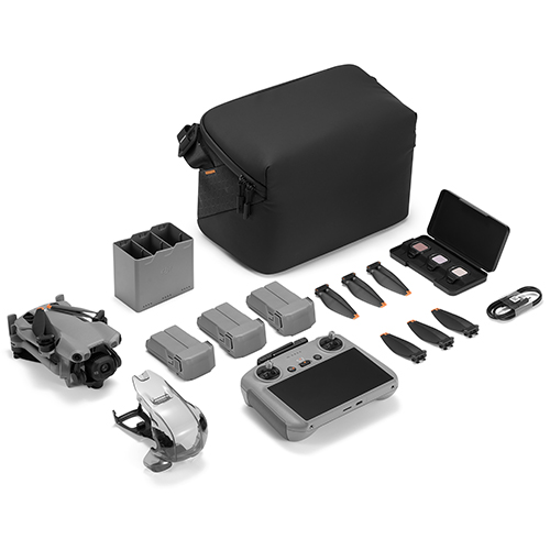 DJI Mini 5 Pro Kameradrohne neben der DJI RC 2 Fernsteuerung mit Display.