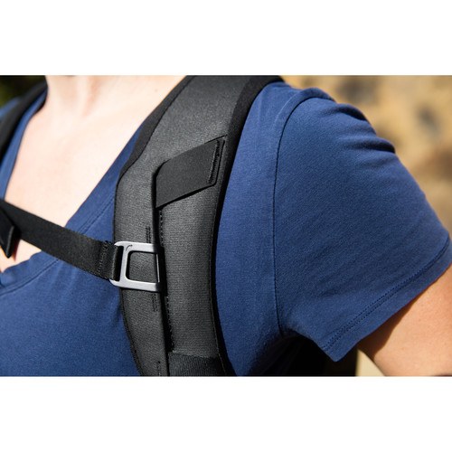 peak-design-everyday-rucksack-zip-v2-15l-schwarz-detail