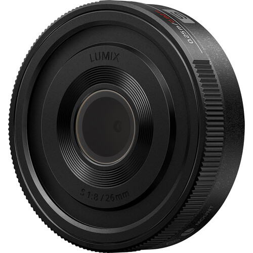 Panasonic Lumix S 26mm F8 - Frontale Sitliche Ansicht