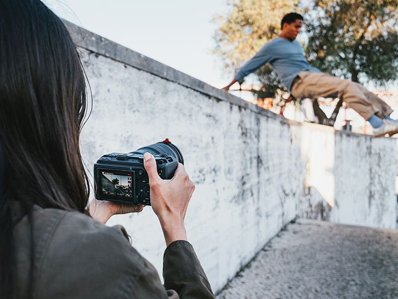 Spontane Portraetaufnahme mit Canon EOS R6 V