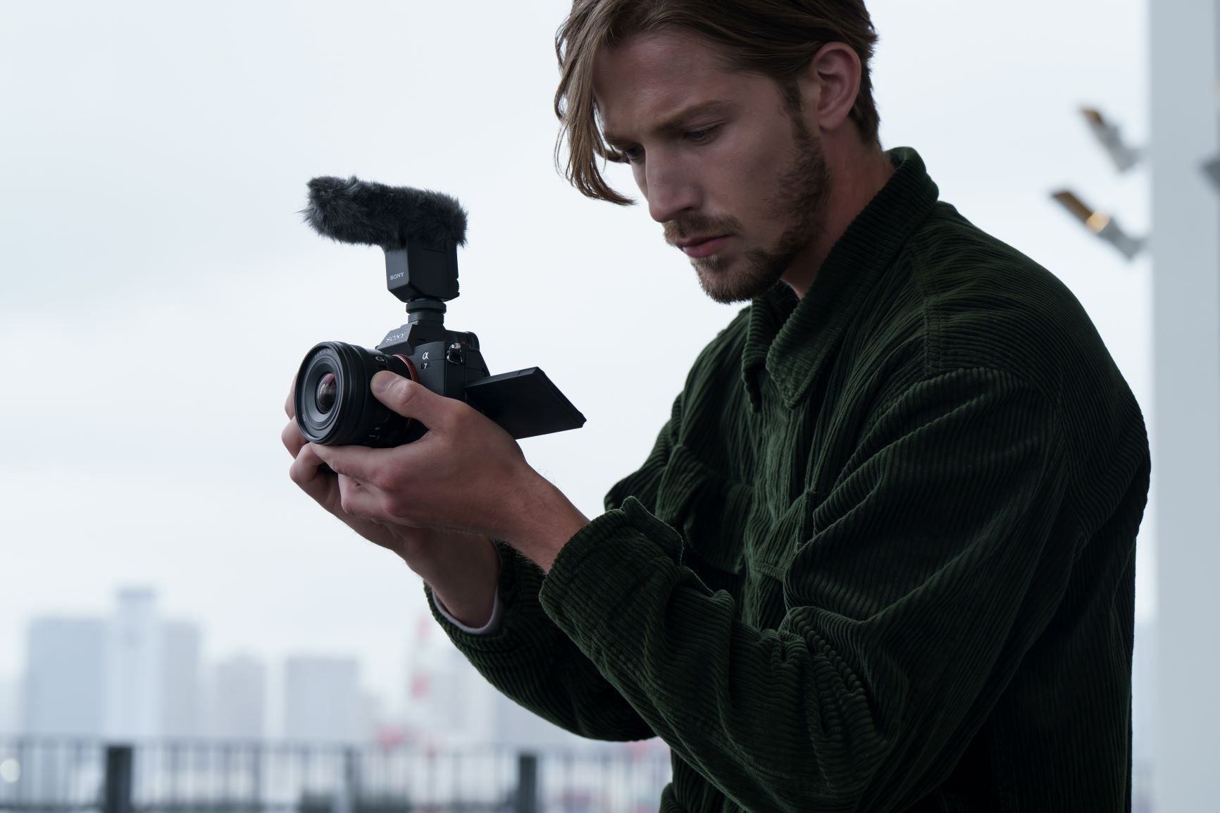 3-SELP1020G_ILCE-7IV_movie