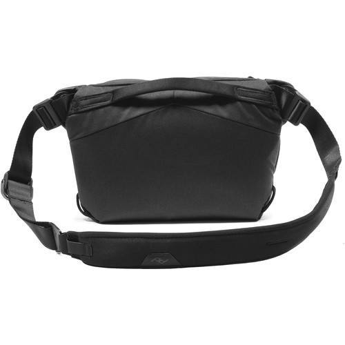 peak-design-everyday-sling-v2-6l-schwarz-hinteransicht