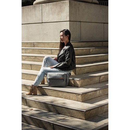 peak-design-everyday-sling-v2-10l-ash-verwenden