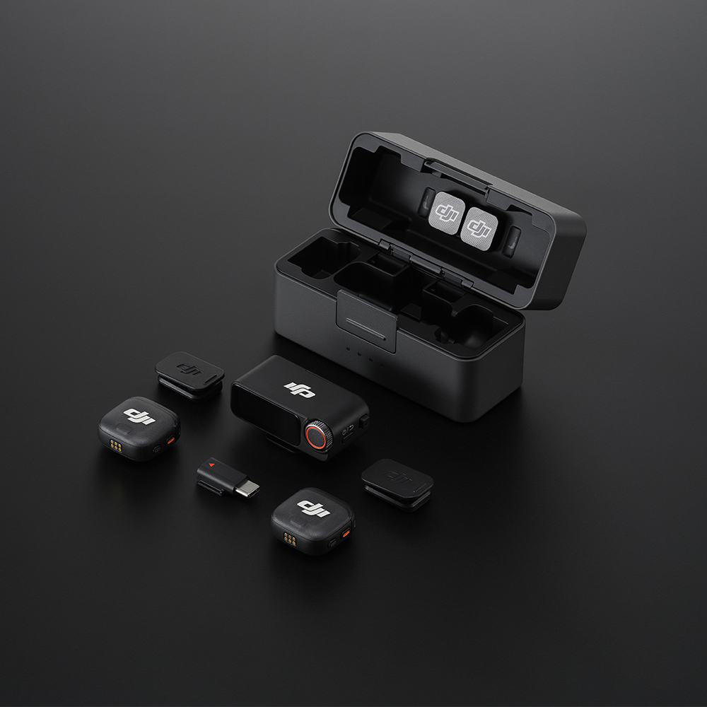 DJI Mic 3 2 sender 1 empfner 1 ladeschale schwarzer hintergrund Mic extra