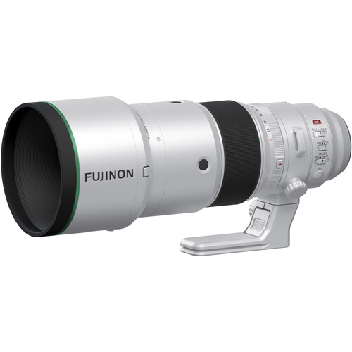 Fujinon XF 500mm f/5.6 R LM OIS WR Objektiv mit aufgesetzter Gegenlichtblende