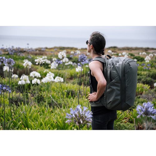 peak-design-45l-travel-rucksack-salbeigruen-nutzen