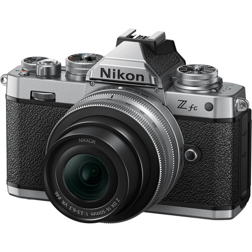 Nikon-Z-fc-Kit-mit-Z-DX-16-50mm-f3-5-6-3-VR-SE-und-Z-DX-50-250mm-f4-5-6-3-VR-Objektiven-6
