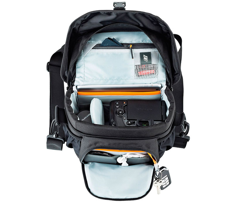 lowepro-nova-160-aw-ii-kameratasche-schwarz-innenansicht