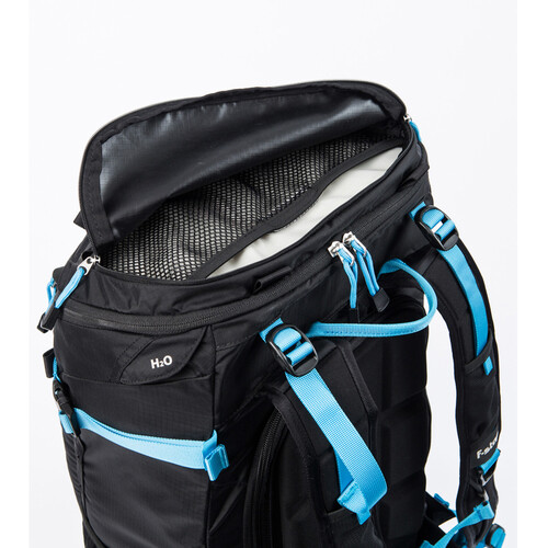 f-stop-Loka-37L-Ultralight-Rucksack-SchwarzBlau-Essential-Bundle-Mountain-Series-4