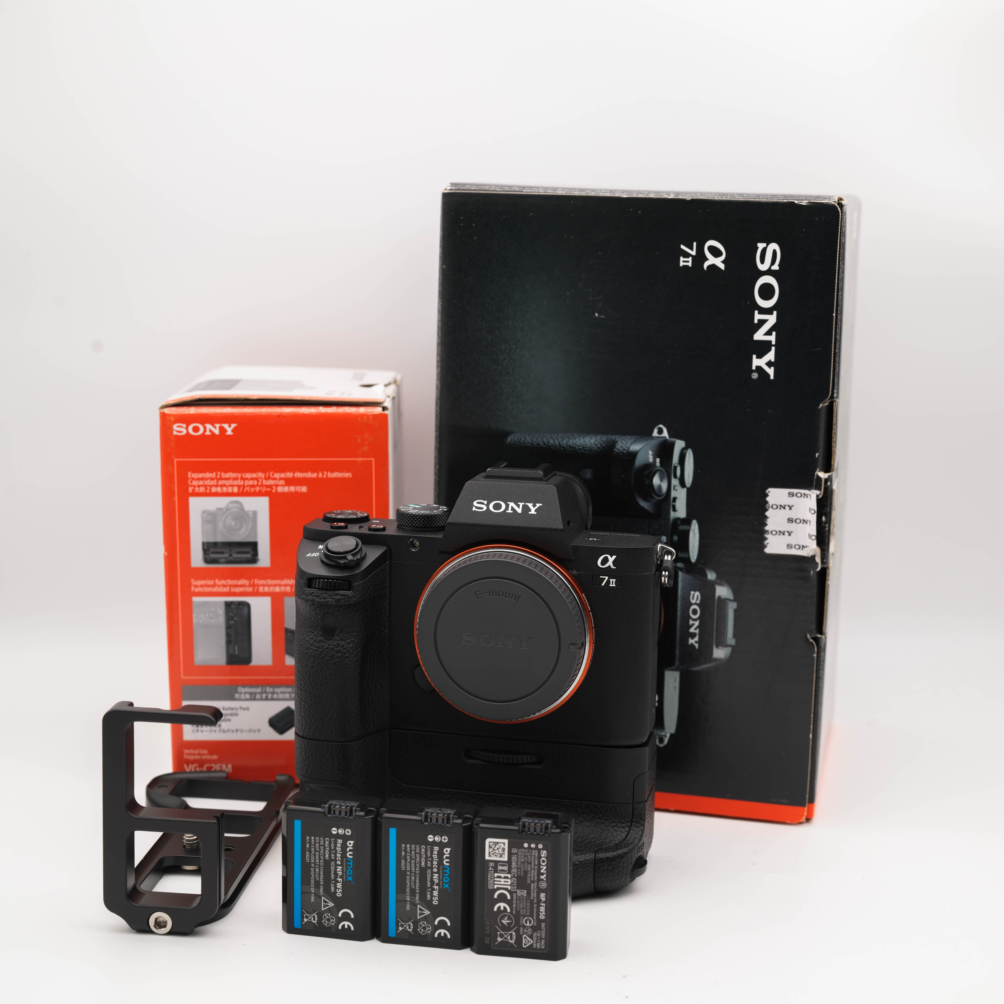 Sony Alpha 7 II Gehäuse mit VG-C2EM Batteriegriff | Gebraucht