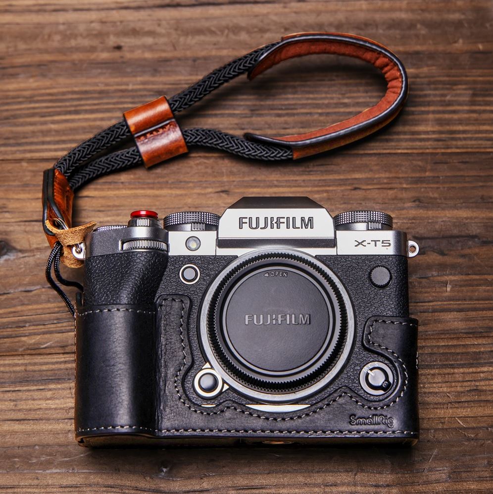 SmallRig-Halb-Case-und-Handschlaufe-Kit-f-ur-FUJIFILM-X-T5-3927-Bild6
