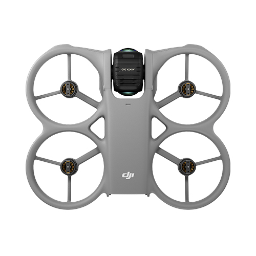 Draufsicht der DJI Avata 360 Drohne: Kompakte X-Anordnung der Propeller innerhalb der schützenden Rahmenkonstruktion.