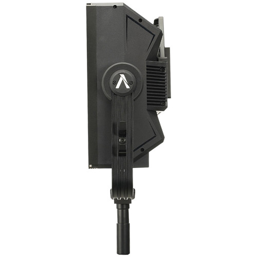 aputure-nova-p300c-hochleistungs-rgbw-fl-achenleuchte-frontal-seitenasicht