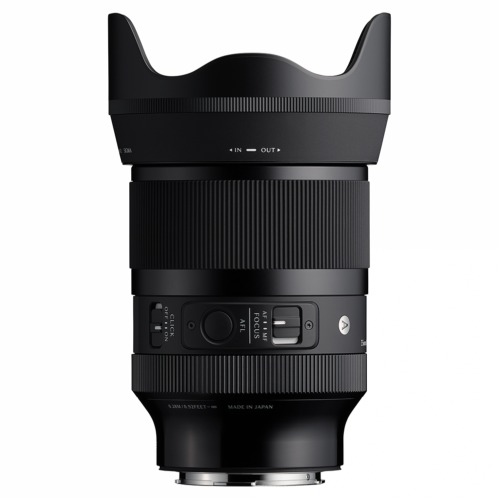 Sigma 35mm f1.2-ii vorne mit Sonnenblende