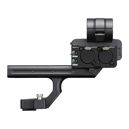 Zwei XLR-Eingänge und Mikrofonhalterung der Sony XLR-H2 Handle Unit