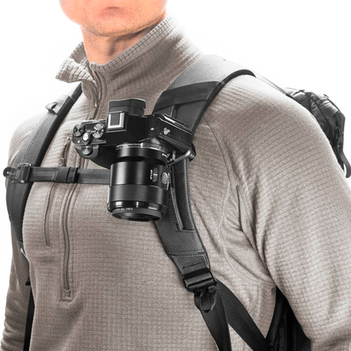 peak-design-capture-clip-v3-schwarz-anwendung