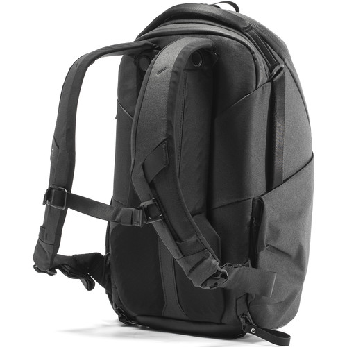 peak-design-everyday-rucksack-zip-v2-15l-schwarz-hinten