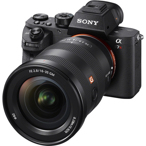 sony-fe-16-35mm-f2-8-g-master-objektiv-mounted