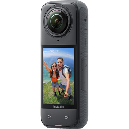 Insta360 X4 360° 8K Kamera - Leicht seitliche Ansicht Forntal